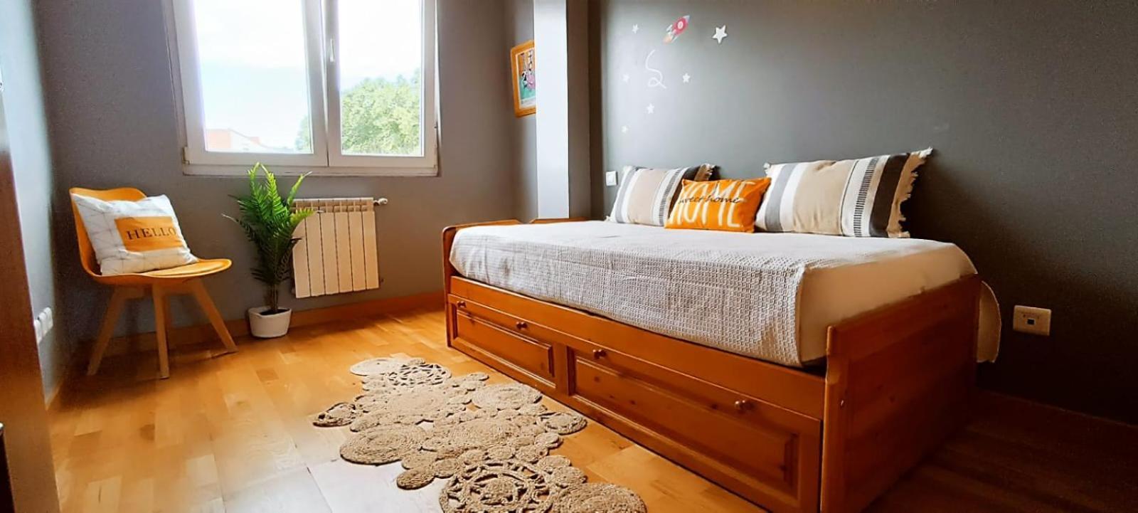 Mariposas , 3 * El Astillero